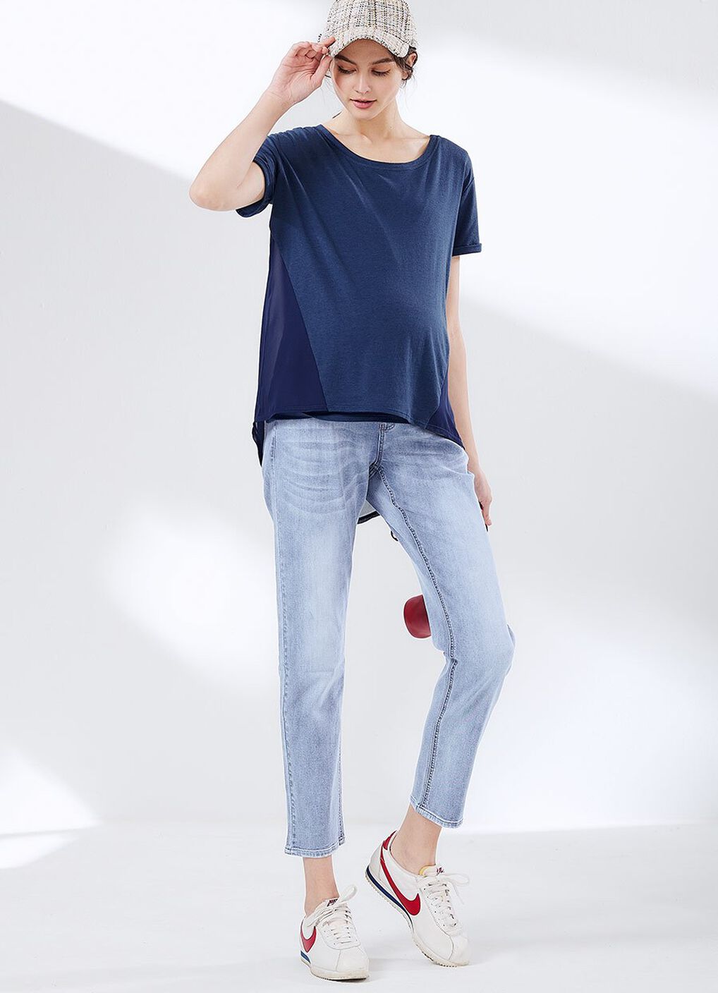 Slim Boyfriend Maternity Jeans, , hi-res image number 4