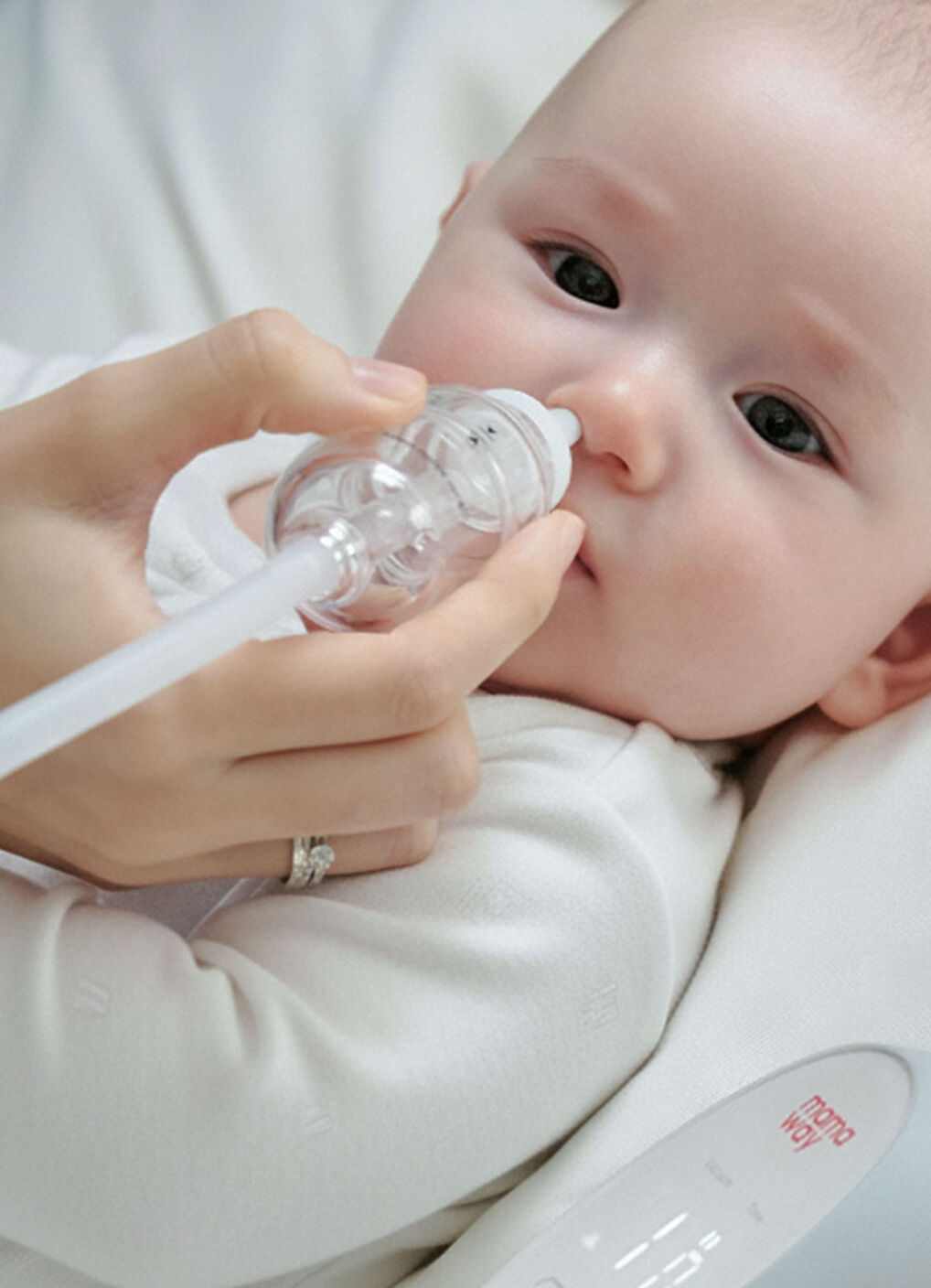 iLatch&trade; R1 Hands-Free Double Electric Breast Pump with Nasal Aspirator, , hi-res image number 3