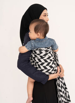 Black & White Herringbone Baby Ring Sling, Black, hi-res