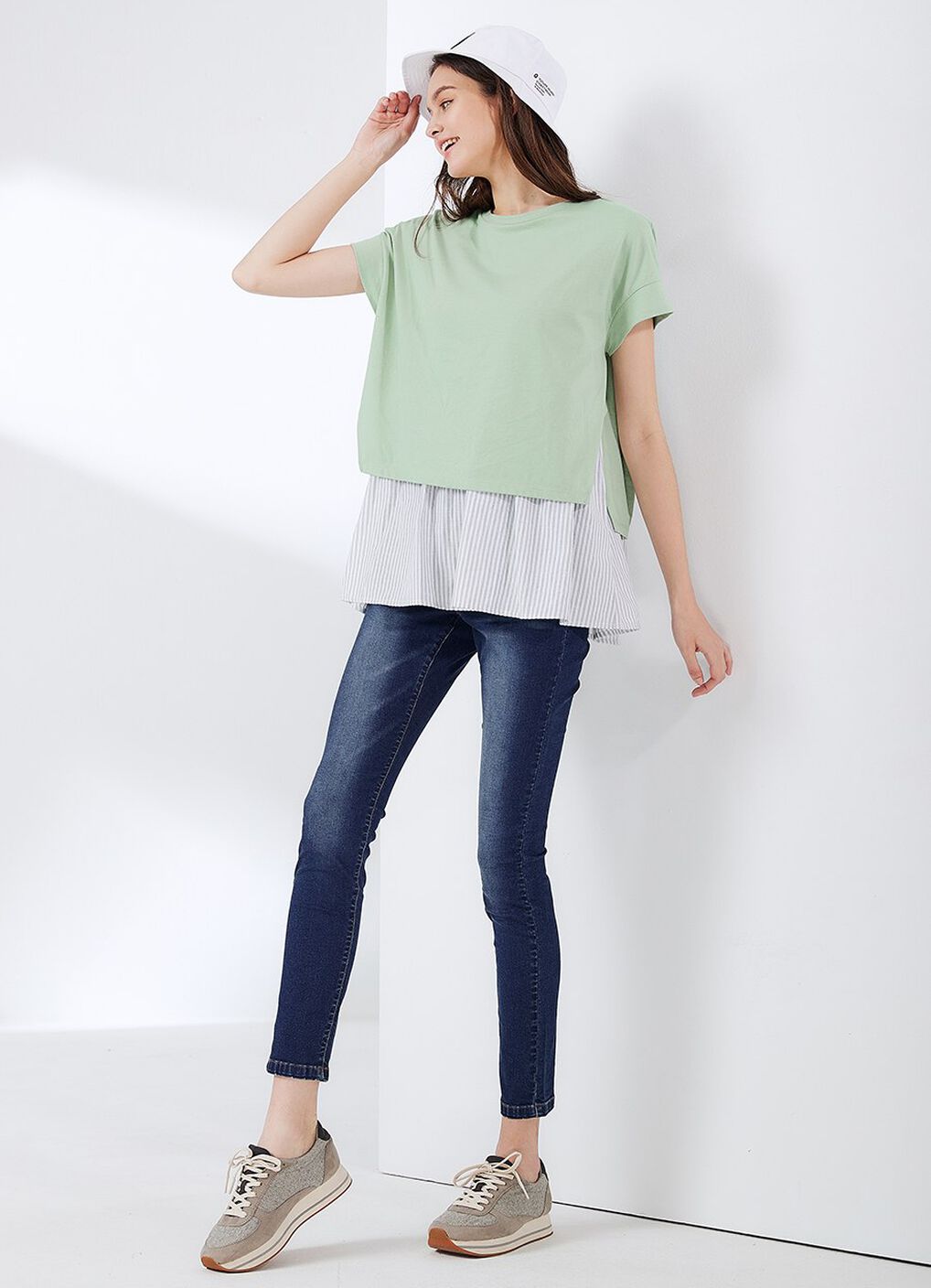 Washed Maternity Curvy Jeans, , hi-res image number 4