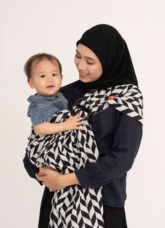 Black & White Herringbone Baby Ring Sling, Black, hi-res