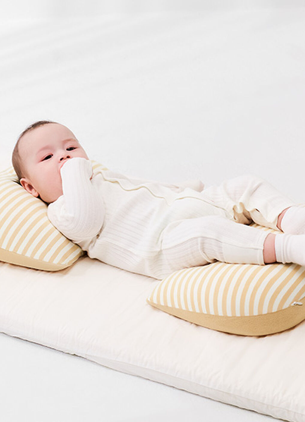 Non-toxic Maternity Support Seashell Pillow, , hi-res image number 7