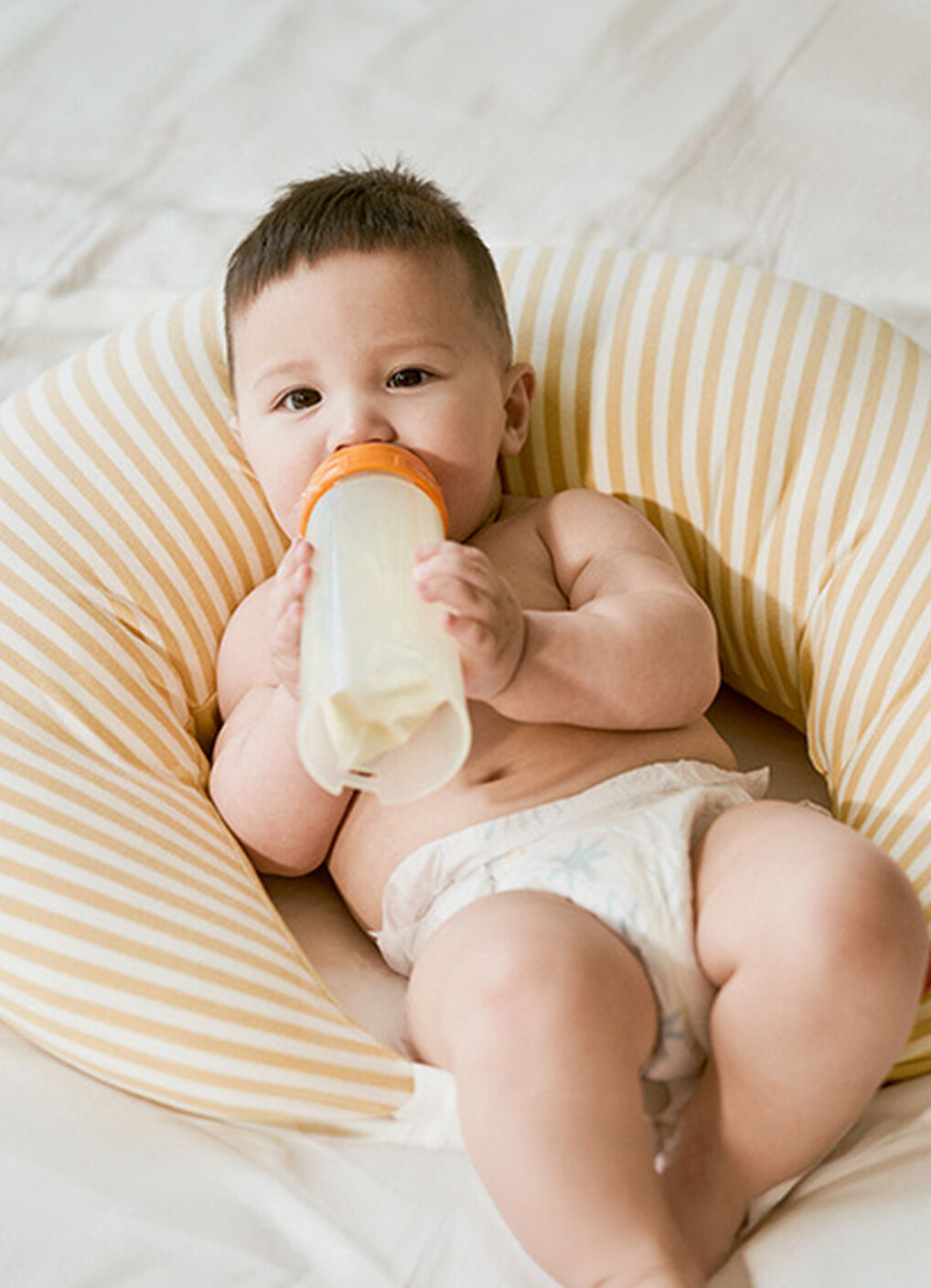 Non-toxic Maternity Support & Nursing Moon Pillow, , hi-res image number 3