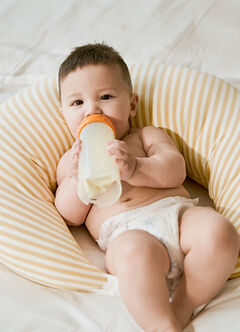 Non-toxic Maternity Support & Nursing Moon Pillow, , hi-res