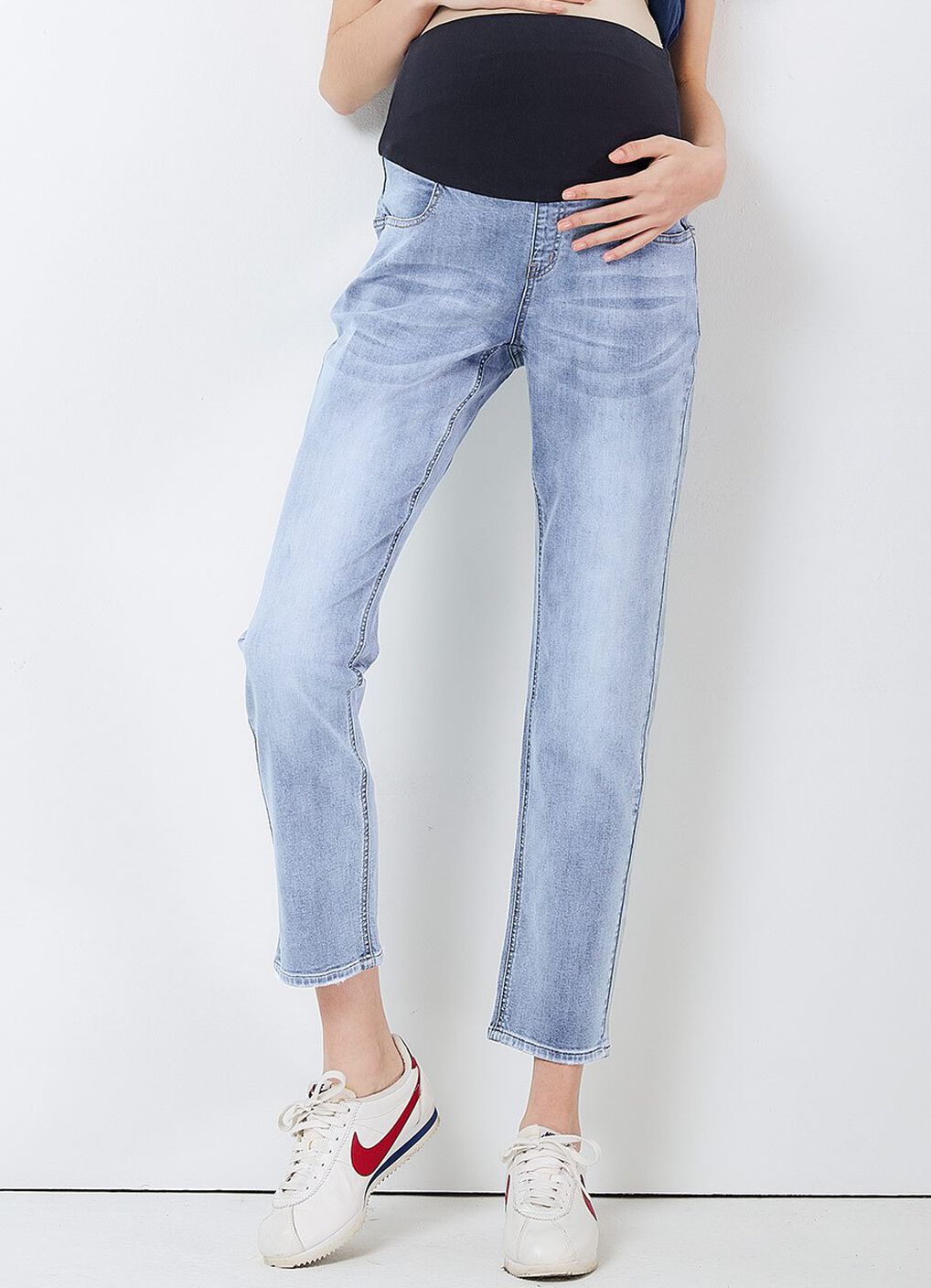 Slim Boyfriend Maternity Jeans, , hi-res image number 1