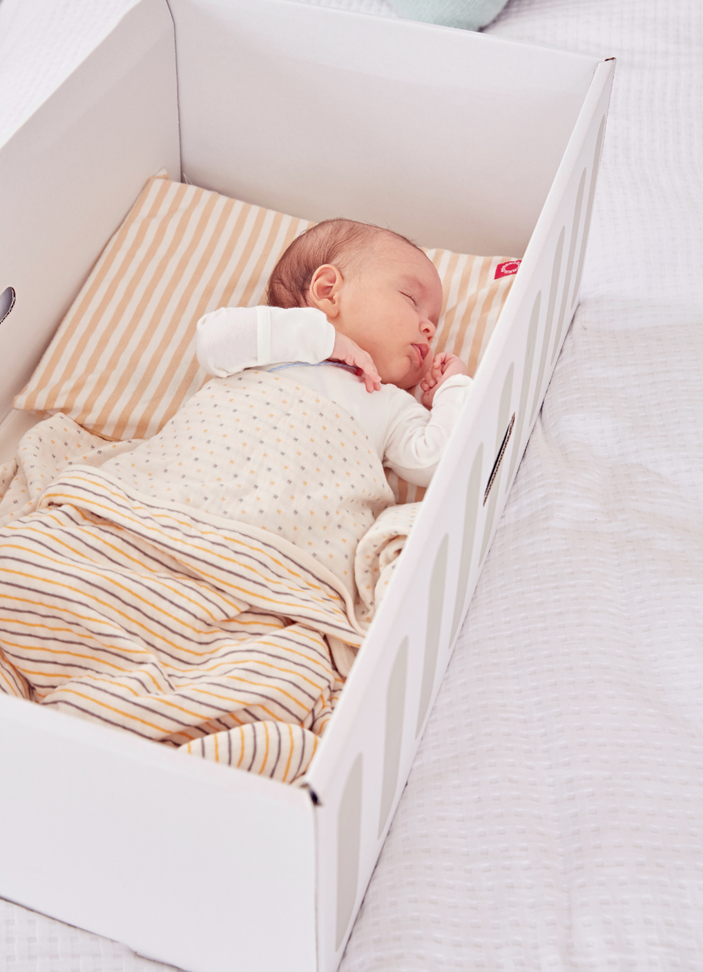 Finnish Baby Box, , hi-res image number 1